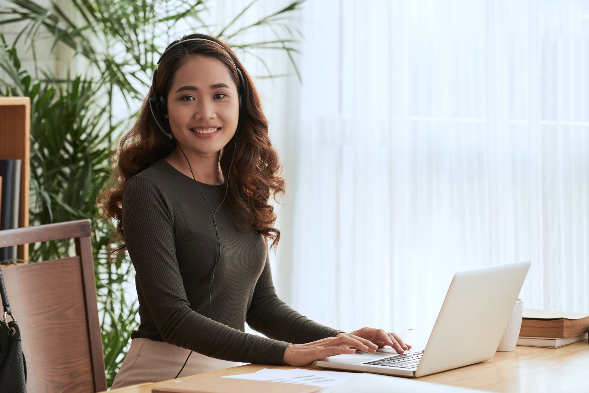young-business-lady-2 young-business-lady-2